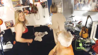 win2win juicy sluts play with sex toy