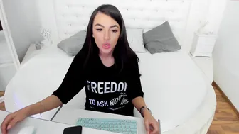 iamjoyxs beautiful chick takes off her underwear