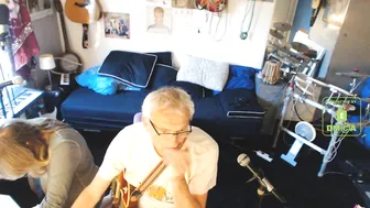 win2win Obstinate brunette