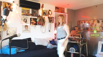 win2win Obstinate brunette