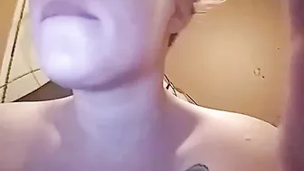 edgemistress busty chick sucks dildo