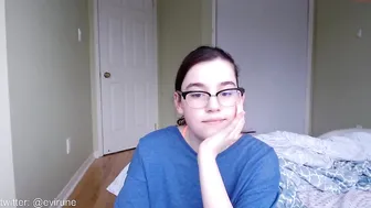 shy_teeenager naked beauty in the kitchen