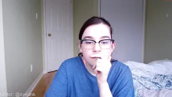 shy_teeenager naked beauty in the kitchen