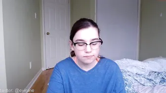 shy_teeenager naked beauty in the kitchen