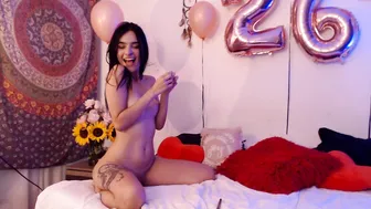 nicolemanson cute slut caresses the vagina with fingers