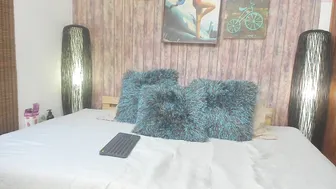 helen_aleshia vicious skin hot jerks off the anus