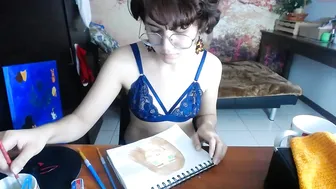 lola_lolaml impressive slut furiously masturbating vagina