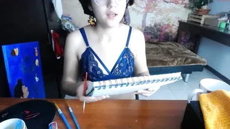 lola_lolaml impressive slut furiously masturbating vagina