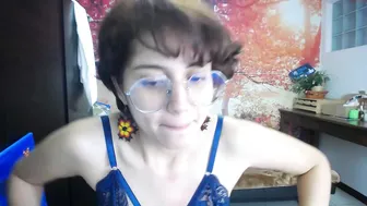 lola_lolaml cute lady shows natural tits