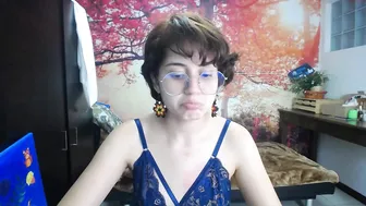 lola_lolaml cute lady shows natural tits