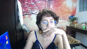 lola_lolaml cute lady shows natural tits