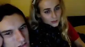 iznky has both slits