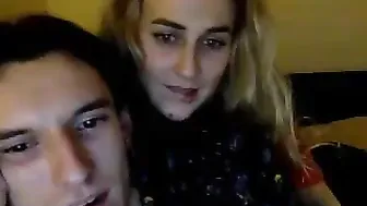 iznky has both slits