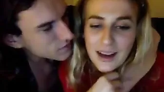 iznky has both slits