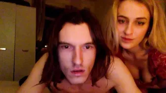 iznky babe masturbates with phallus