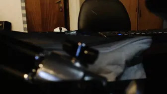 simon_lola lush ass shows its shape