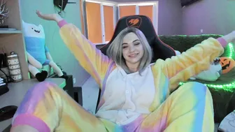 sexyalice1997 charming babe poses nude in front of the webcam