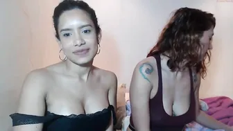 lola_and_carla338 mature confused masturbates shaved pussy