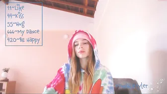 kendalltyler wonderful mother pulls the cap with her fingers