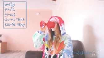 kendalltyler wonderful mother pulls the cap with her fingers
