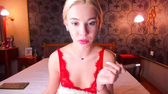 britanny_b hot lady passionately pulls pussy