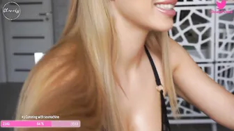 chaneljj gorgeous lady caresses shaved vagina