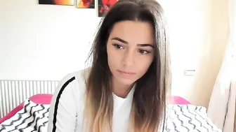 sweet_ary beautiful bitch fucks herself with a phallus