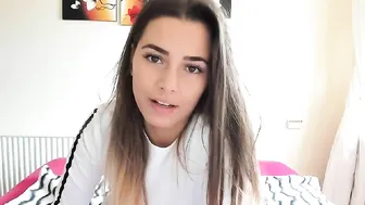 sweet_ary beautiful bitch fucks herself with a phallus