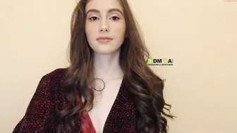 snowww_white beautiful bitch - deliciously jerks off her cunt
