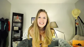 surfergirl121 cute lady shows natural tits