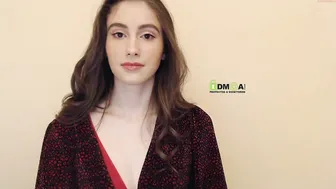 snowww_white passionate skin jumps on a dildo