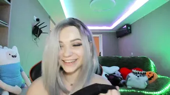 sexyalice1997 chick chats in fries