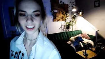 glitterglock big tit babe pulls clit