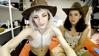 glitterglock gorgeous girls dance completely naked