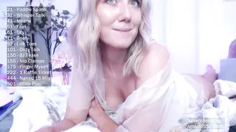 sammyfloodxxx cute chick jerks both holes