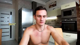 brandiloveee busty young lady fucks her cunt