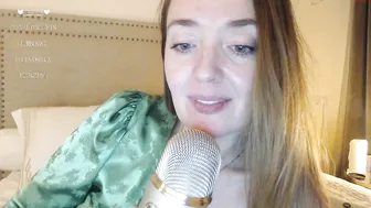 braingirl gorgeous model seduces with big tits