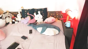 cheryl_blossom_ crazy girl plows pussy with phallus