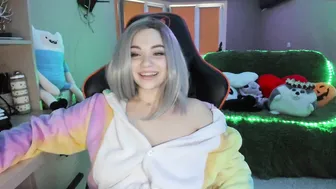 sexyalice1997 gorgeous bitch chatting in fries