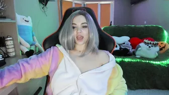 sexyalice1997 gorgeous bitch chatting in fries
