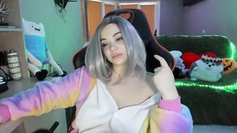 sexyalice1997 gorgeous bitch chatting in fries