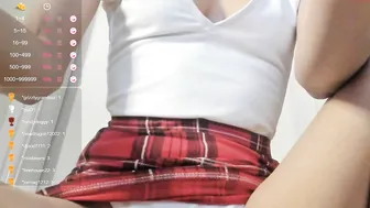 kemii blissful doll chatting in fries