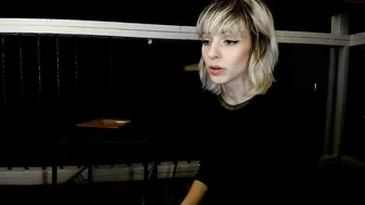 glitterglock Busty queen