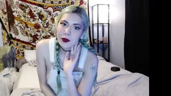 glitterglock gorgeous prostitute caresses shaved cunt