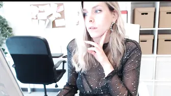 tiffany925 cute chick posing in lingerie