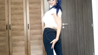 leiwarain bitch undresses erotically