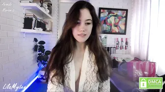 lilamytee the clockwork courtesan is walking on his heels