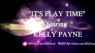 kelly payne seductive babe fucks both holes