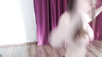 firtsbornunicorn Busty chick