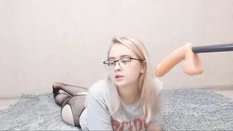 fleamx tasty babe fucks her anus